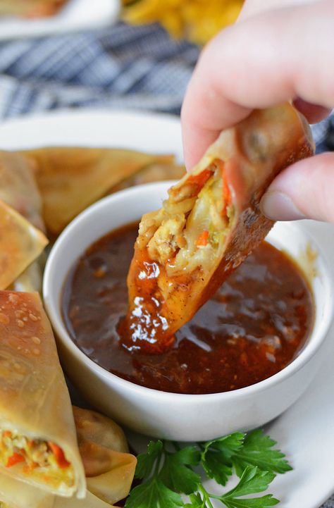 Homemade Duck Sauce Spring Roll Dipping Sauce, Summer Rolls Recipe, Spring Roll Sauce, Chinese Chicken Recipes, Chicken Spring Rolls, Mapo Tofu, Homemade Condiments, Asian Sauce, Egg Roll Recipes