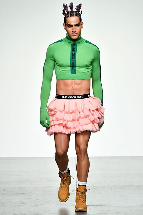 Male Model Outfits, Neon Witch, Model Outfit Ideas, Strange Fashion, Ugly Fashion, Outrageous Fashion, Ugly Outfits, London Fashion Week Mens, Crazy Costumes