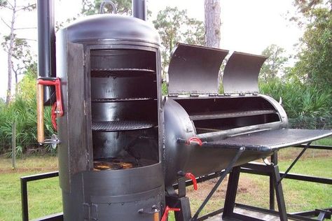 DIY Smoker Pig Roaster Diy How To Build, Smoker Diy Build A, Homemade Smokers, Homemade Smoker Plans, Barrel Smoker Diy Drums, Propane Tank Smoker, Meat Smoker Build, Oil Tank Smoker, Bbq Diy