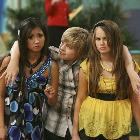 Suite Life on Deck Sweet Life On Deck, Suite Life On Deck, Life Cast, Brenda Song, Dylan Sprouse, Suite Life, Early 2000s Fashion, Debby Ryan, Old Disney