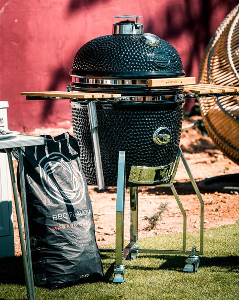 It will be perfect BBQ weather again this weekend. Time to fire up the Kamado! 🌞 Did you know that we also sell charcoal? We only sell charcoal of the brand BBQ Flavour, the Marabu from BBQ flavour is as far as we are concerned the perfect match with our Kamados. Marabu charcoal has a long burn time, even at high temperatures, and develops very little smoke due to its full carbonisation. This makes the charcoal ideal for an afternoon or an evening of grilling on your Kamado. Kamado Bbq, Bbq Summer, Kamado Grill, Bbq Grill, Japanese Traditional, This Weekend, Perfect Match, Did You Know, Grilling