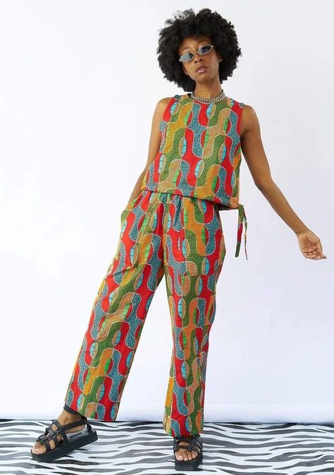 Fit And Flare Dresses, Ankara Dress Designs, Vibrant Fashion, Round Neck Crop Top, Afrocentric Fashion, Style Africain, 2piece Outfits, Flare Dresses, African Print Clothing