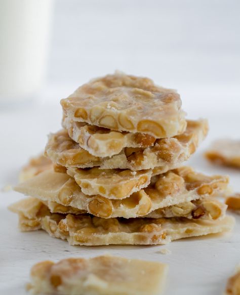 Sugar Free Peanut Brittle, Sugar Free Peanut Brittle Recipe, Keto Peanut Brittle, Sugar Free Candy Recipes, Easy Fajita Recipe, Peanut Butter Crackers, Peanut Brittle Recipe, Sugar Free Peanut Butter, Keto Treats