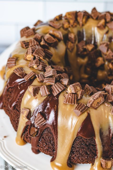 Reese’s Peanut Butter Bundt Cake, Bundt Recipes Desserts, Reeses Peanut Butter Bundt Cake, Chocolate Cake With Peanut Butter Cups, Chocolate Caramel Bundt Cake, Peanut Butter Glaze For Bundt Cake, Cake With Peanut Butter Cups, Reeses Bundt Cake, Peanut Butter Ganache Recipe Easy