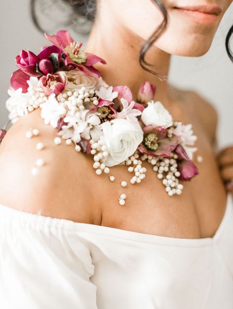 Flower Mechanics, Floral Hairpiece, Rose Flower Crown, Floral Tattoos, White Ranunculus, Flower Rings, She Did It, Corsage And Boutonniere, Flower Business