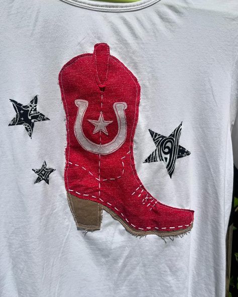 new shirts i made!!! 👠🤠i think these would be super cute to match with your bestie! #applique #highheel #cowboyboot #matchingshirts #patchworkshirts #upcycledshirt #highheelshirt #appliqueshirt Patch Shirt Ideas, Cowboy Boot Crafts, Applique Tee, Stitch Hoodie, Patchwork Clothes, Upcycle Shirt, Patchwork Shirt, Cowboy Shirt, Patches Shirt