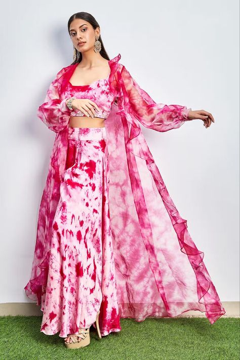 Buy magenta #pink tie dye long #organza jacket. Paired with flared pant and blouse with intricate embroidery at #azafashions Shop online now at #Azafashions.com Call +91 8291990059 or email contactus@azafashions.com for enquiries. #wedding #festive #ethnic #tradional #shopping #shoponline #party #reception #bride Tie Dye Indian Wedding Outfits, Tie Dye Outfits Indian, Tie And Dye Dresses Indian, Tye And Dye Dress, Tie And Dye Saree, Suit Stitching, Tie Dye Jacket, Organza Jacket, Tye Dye Dress