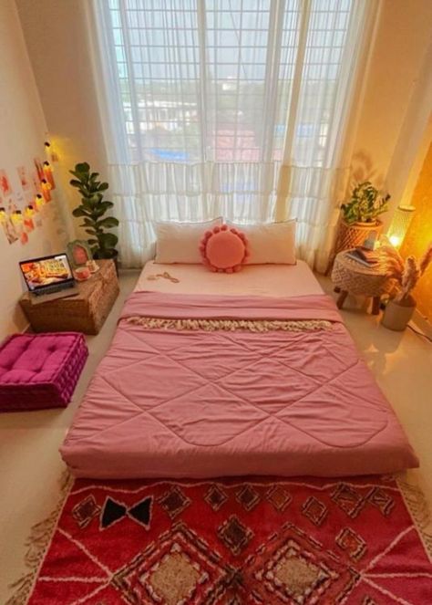 Indian Room Decor Ideas, Low Floor Bed, Pink Bedroom Walls, Small Room Makeover, Christmas Posts, Bedroom Ideas For Small Rooms Diy, Indian Room, Indian Room Decor, Indian Bedroom Decor