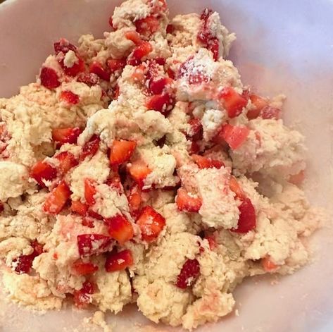 Easy Strawberry Ricotta Scones - A Scottish Treat - La Bella Vita Cucina Ricotta Scones, Scone Dough, Strawberry Ricotta, Vegetarian Italian Recipes, Strawberry Scones, Trip To Scotland, Vegetarian Italian, Sweet Pastry, Scones Recipe