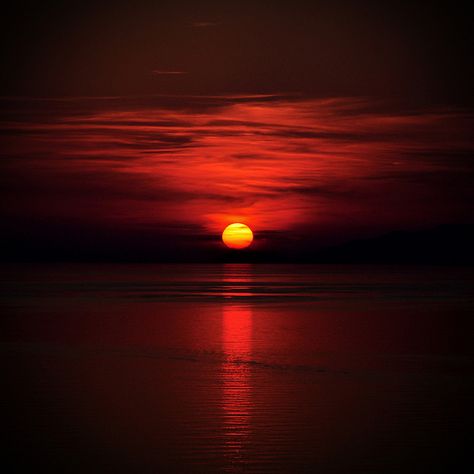 Image Nature, Red Sunset, Scenic Photography, Sunset Wallpaper, Red Sky, Sunset Pictures, Sunset Sky, Red Aesthetic, Sky Aesthetic