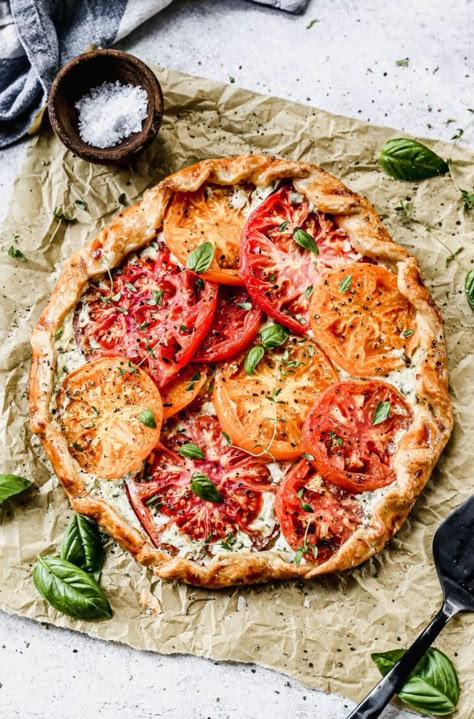 Tomato Galette, Store Bought Pie Crust, Galette Recipe, Savory Pies, Tomato Tart, Tomato Pie, Homemade Pie Crusts, Juicy Tomatoes, Tart Recipes