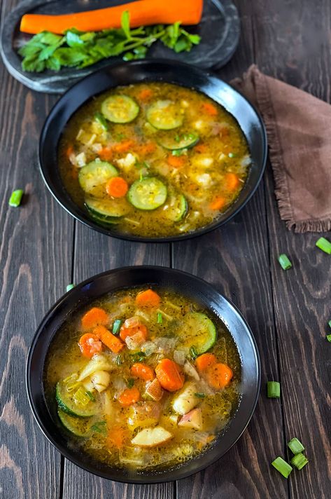 Vegetable Potato Soup, Soup Potato, Zucchini Vegetable, Potato Zucchini, Zucchini Soup Recipes, Zucchini Soup, Chicken Zucchini, Meatless Main Dishes, Stewed Potatoes