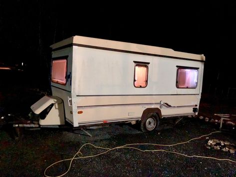 Vintage Esterel Folding Caravan Camper restoration – A Trailer To Treasure Folding Caravan Makeover, Esterel Folding Caravan, Folding Caravan, Caravan Interiors, Camper Restoration, Camper Vintage, Folding Campers, Camp Design, Camper Reno