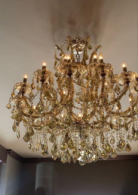 #gold #beige #beigeaesthetic #fashion #fancy #decor #aesthetic #wallpaper #chandelier #golden #palace Gold Luxury Aesthetic, Pic Wall, Golden Chandelier, Golden Palace, Fancy Decor, Aesthetic Gold, Ipad Aesthetic, Luxury Chandelier, Luxury Aesthetic