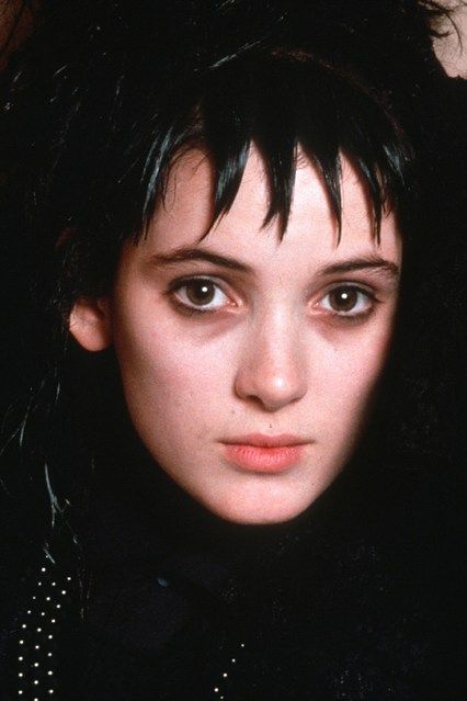 Lydia Deetz ~ Beetlejuice Lydia Deetz Makeup, Raven Core, Lydia Costume, Beetlejuice Winona, Winona Ryder Beetlejuice, Beetlejuice Aesthetic, Beatle Juice, Beetlejuice Lydia, Lydia Beetlejuice