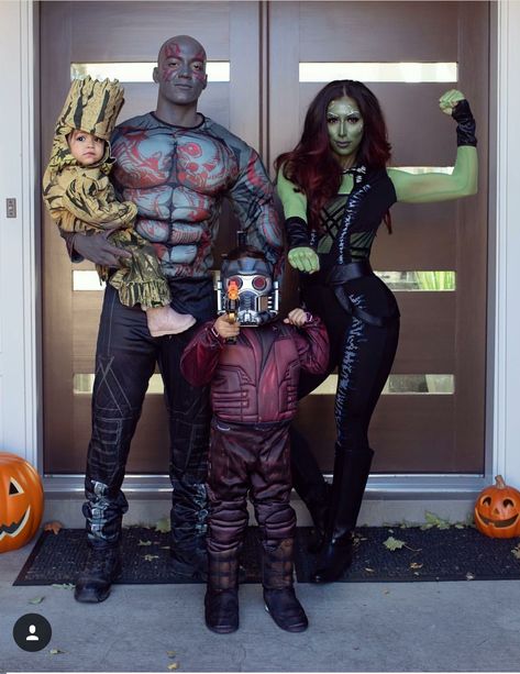 11 Best Group Halloween Costumes for Families! #halloween #halloweencostumes Halloween Costumes For Families, Fantasias Toy Story, Matching Family Halloween Costumes, Diy Fantasia, Family Themed Halloween Costumes, Sibling Halloween Costumes, Best Group Halloween Costumes, Themed Halloween Costumes, Halloween Costumes College Girls