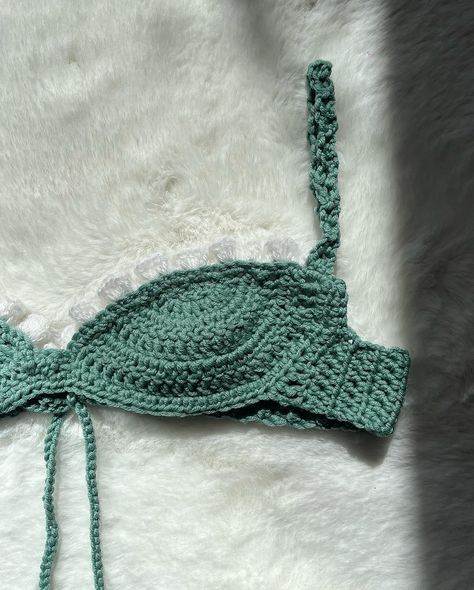 Just finished testing the beautiful half-moon bra pattern by @aboc.studio and I am so in love with how it looks!! I'm also thinking about making matching panties to go with it ♡ . . . #crochet #crochetinspiration #crochetaesthetic #crochetpatterns #crochetfashion #crochetbra #handmade #crochetlove #yarn #hechoamano #crochetersofinstagram #fiberartist #slowfashion #explorepage #crochetlingerie Free Crochet Bra Pattern, Crochet Bralet Patterns, Aboc Studio, Crochet Bikinis Free Patterns, Crochet Panties, Cute Bras Crochet, Clam Top Crochet, Different Crochet Bra Cups, Crochet Shell Bra Pattern Free