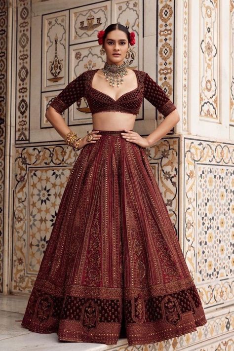 Payal Keyal, Bridal Lehenga Designs, Latest Bridal Lehenga, Wedding Lehenga Designs, Indian Bride Outfits, Bridal Lehenga Collection, Latest Bridal Dresses, Indian Bridal Lehenga, Bridal Lehenga Red