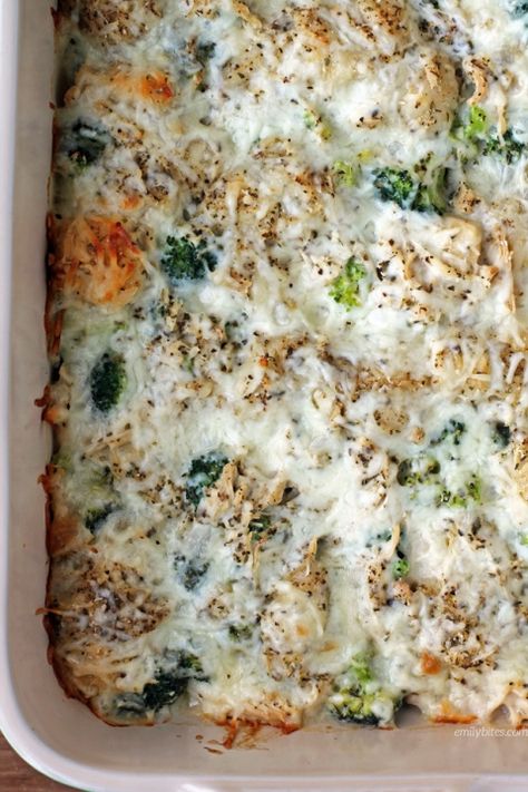 Bubble Up Chicken, Emily Bites Recipes, Broccoli Quinoa Casserole, Broccoli Quinoa, Emily Bites, Alfredo Bake, Ww Dinner, Chicken Alfredo Bake, Quinoa Casserole