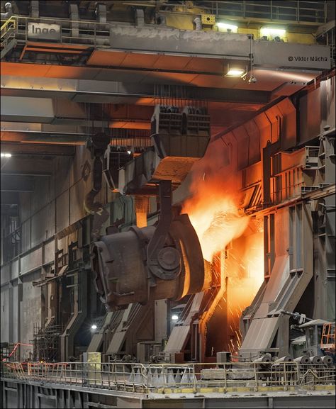 TATA Steel IJmuiden, charging the basic oxygen furnace Steel Factory, Steel Industry, Tata Steel, Steel Mill, Industrial Factory, Shop Buildings, Industrial Machinery, Industrial Architecture, Industrial Machine