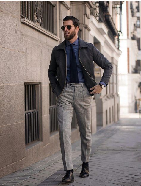 Velvet Blazer Outfit, Autumn London, Office Old Money, Dapper Gentleman Style, Old Money Fashion, British Style Men, Fall Suit, Sophisticated Office, Suede Outfit