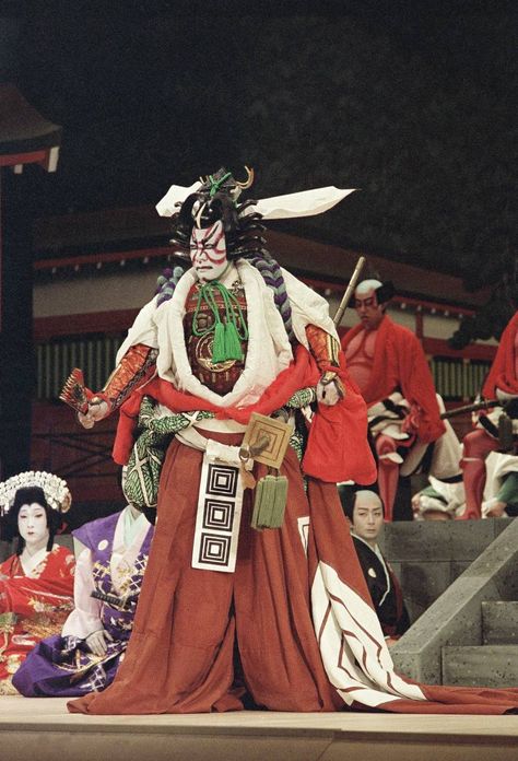 Kabuki Dance, Japanese Culture Art, Kabuki Costume, Chinese Theater, Japan Culture, Indigenous Culture, Hero 6, Japanese Outfits, Japan Art