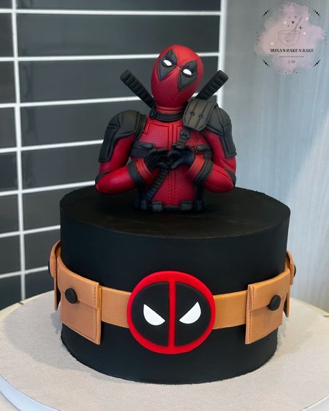 ⚔️Deadpool Cake ⚔️ We’re a family of Deadpool lovers! When the new one came out this year, it was actually on my birthday!! Did not let us down 😚👌🏻 The last time I made this design, it was a couple years ago Here’s a side by side on my progress! Can you see any improvement?! Lmk what you think Cake drum • @cakebonofficial Food gel • @chefmaster Fondant • @wiltoncakes Smoother • @sweet_escape001 Everything else! • @heb . . . . . . #cake #sanantonio #sanantoniosmallbusiness #sanan... Deadpool Birthday Party Ideas, Deadpool Cake, Deadpool Birthday, Marvel Cake, Avengers Birthday, On My Birthday, Crazy Cakes, 6th Birthday Parties, Cafe Food