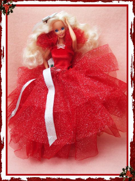 https://flic.kr/p/fwswxc | Barbie Happy Holiday 1988 Collector Barbies, Dolly Magazine, Barbie Christmas, Real Barbie, Happy Holidays Barbie, Barbie Collector Dolls, Christmas Barbie, Barbie Gowns, Barbie Style