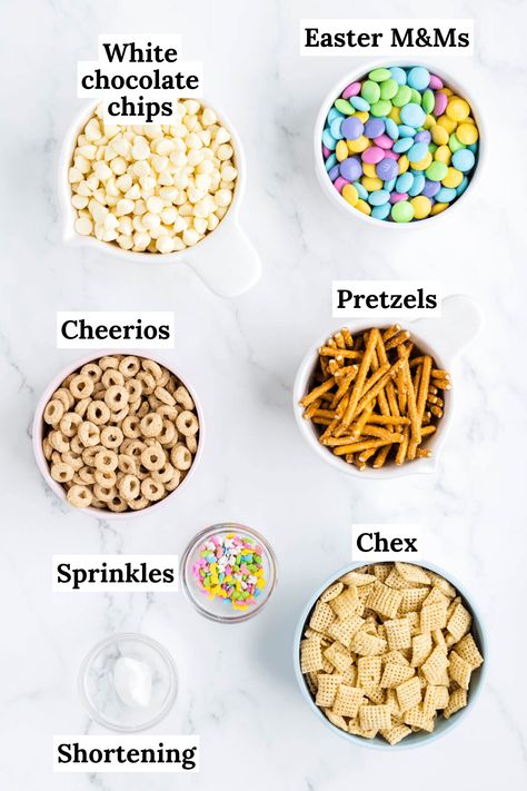 Easter Must Have Foods, Easter Party Mix Recipes, Bunny Trail Mix Easter, Kids Easter Snack Ideas, Spring Break Snack Ideas, Easter Ideas For Daycare Kids, Bunny Food Easter, Toddler Easter Party Food, Easter Snack Mix For Kids