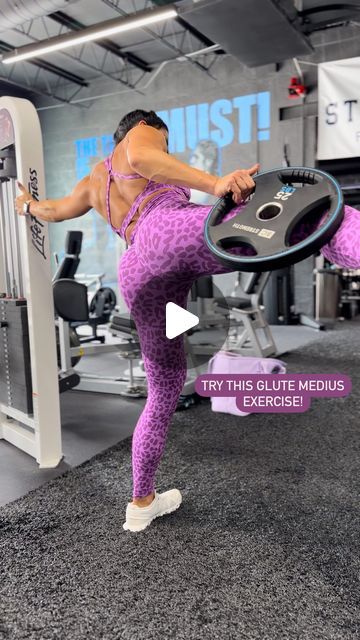 Sammy Houle | IFBB BIKINI PRO on Instagram: "GAME CHANGING EXERCISE 🍑🔥 Details in the reel 🗣️ — turn the volume up to hear the cues on how to do this exercise 😉 This exercise hits the GLUTE MEDIUS (of the grounded leg) just right if you do it correctly 🤌🏽 Great exercise as well because if they gym is packed all you need is a dumbbell or weighted plate 👏🏽 Stay tuned for more exercise tips 🤓 Learned this one from the one and only @bretcontreras1 🍑🤝🏽 _________________________________ ❤︎ Glute Medius Exercises, Standing Hip Abduction, Dumbbell Glute, Yoga Workout Routine, Glute Medius, Coaching Clients, Competition Prep, Glute Workout, Exercise Tips