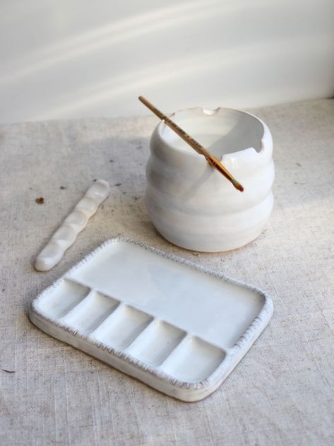 Ceramic Brush Holder, Palette Ceramic, Ceramic Paint Palette, Ceramic Brush, Brush Rest, Water Paint, Painted Cups, Functional Pottery, Pottery Crafts