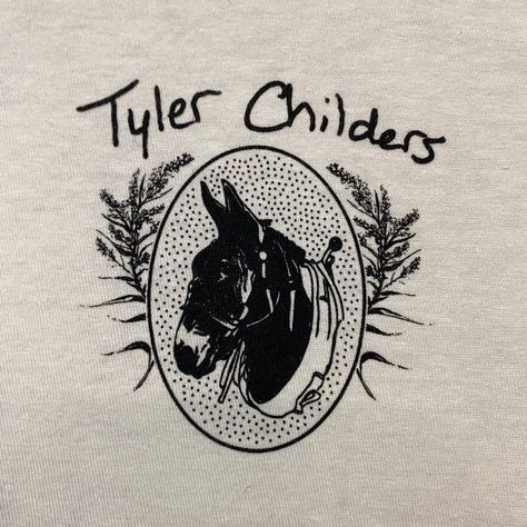 Tyler Childers Mule Pull Tour 2024 Bluegrass Country Tee Medium It's approximately 20 inches pit to pit 28 inches lengthwise. Great shirt for any wardrobe
#TYLERCHILDERS #MULEPULLTOUR #COUNTRY #LOUNGEWEAR #TOURTEE Tyler Childers, Country Tees, Country Stars, Mule, Cool Designs, Men's T Shirt, Size Medium, Mens Tshirts, T Shirt