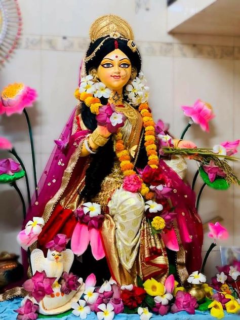 Lokhi Puja, God Wallpaper Hindu, Indian Goddess Kali, God Wallpaper, Saree Wearing Styles, Flower Decorations Diy, Lakshmi Images, Hanuman Wallpaper, Lord Krishna Hd Wallpaper