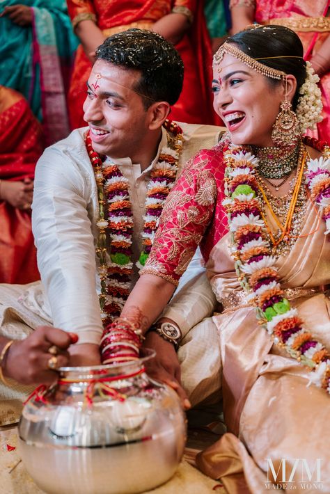 A Traditional Wedding With The Bride In A Gorgeous Silk Saree | WedMeGood South Indian Wedding Pictures, Muhurtham Poses, Traditional Telugu Bride, Telugu Wedding Photography, Shaadi Aesthetic, Couple Dressing, Wedding Candids, Indian Wedding Pictures, Couple Aesthetics