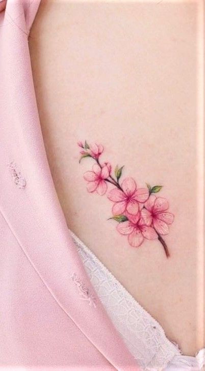 Small Tattoo Flower, Flower Drawing Minimalist, Line Tattoo Butterfly, Small Tattoo Ideas Back, Fine Line Tattoo Butterfly, Tattoo Flower Drawing, Stencil Tattoo Ideas, Flower Tattoo Patchwork, Women Thigh Tattoo