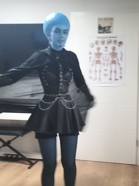 Megamind Painting, Megamind Halloween Costume, Mega Mind Costume, Megamind Costume, Megamind Cosplay, Villain Halloween Costumes, Megacon Cosplay, Female Villain Costumes, Mega Mind