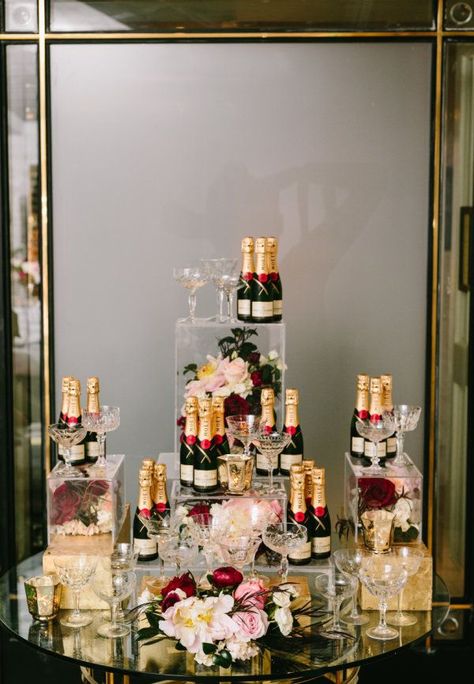 Moet, Macarons and Glamour – A 30th Birthday Done Right 30th Birthday Champagne Theme, Bougie 30th Birthday, 27th Birthday Party Ideas For Women, 35th Birthday Ideas For Women, Girly 30th Birthday Ideas, Classy 30th Birthday Ideas For Women, Fancy Birthday Party Ideas For Women, 30th Birthday Ideas For Women Themes Turning 30, 37 Birthday Party Ideas For Women