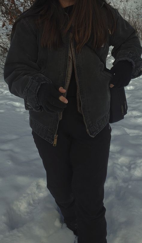 #alaska #granolagirl #aesthetic #ootd #layering #carharttbag #carharttjacket #snow #outfitideas #outfitinspo #winterfashion #explore #adventure #travel #anchorage #wasilla #fyp #Instagram #patagonia #warmoutfitideas #inspiration Carhartt Coat Outfit, Carhart Outfit, Carhartt Jacket Outfit Woman, Carhartt Outfits, Carhartt Jacket Outfit, Fem Outfits, Carhartt Coat, Carhartt Bag, Patagonia Outfit