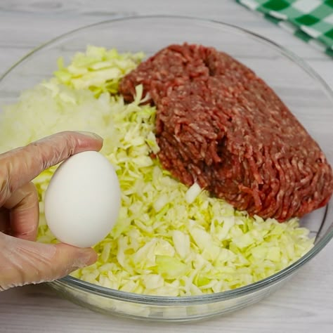 Cabbage And Ground Beef, Minced Beef Recipes, Ground Beef And Cabbage, Homemade Chinese Food, Minced Meat Recipe, Ground Beef And Potatoes, Mince Recipes, Cooking Homemade, Cabbage Recipes