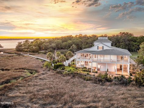 Wilmington North Carolina Houses, Wilmington North Carolina Beach, North Carolina Houses, Outer Banks Beach House, Carolina Beach House, North Carolina Beach House, Homes In North Carolina, North Carolina Lakes, House On The Water