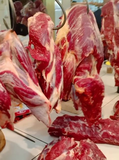 Fresh beef in the market from freshly slaughtered cows. Without going through the cooling process. Fresh meat is still warm Cow Slaughter, Cow Meat, Document Sign, Fresh Meat, Cow, Meat