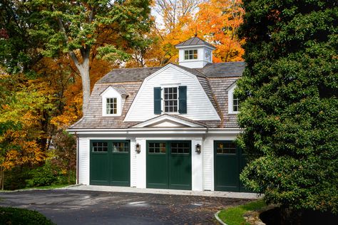 English Carriage House, Brick Carriage House, Stone Carriage House, Carriage House Interior, Victorian Carriage House, Dream House Farmhouse, Frame Cottage, Character Homes, Cottage Details