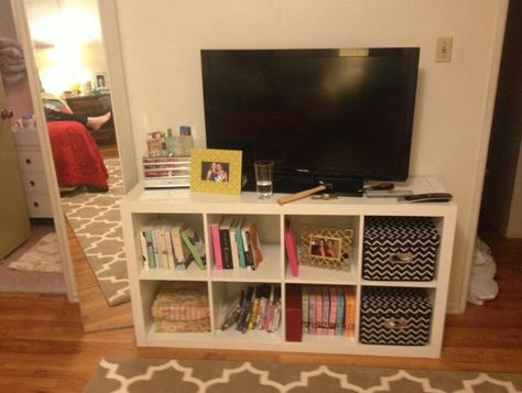 Bookshelf as tv stand? Tv On Dresser, Dresser As Tv Stand, Tv Stand In Living Room, Bookshelf Tv Stand, Apartment Decoration Ideas, Inexpensive Apartment Decorating, Studio Apartment Floor Plans, Wood Partition, Apartment Decorating Ideas