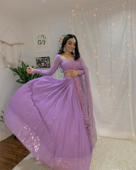 Pastel Shades Lehenga Simple, Lengha Lavender, Lavender Crop Top Lehenga, Lavender Ghagra, Lengha Stitching Ideas, Lavender Lehanga Combinations, Pastel Purple Lengha, Light Purple Lehenga Color Combos, Light Purple Lengha