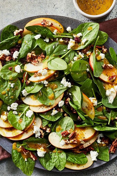 Spinach Goat Cheese Salad, Cranberry Spinach Salad, Salad Cucumber, Spinach Salad Recipes, Goat Cheese Recipes, Bacon Salad, Fennel Salad, Candied Bacon, Autumn Salad