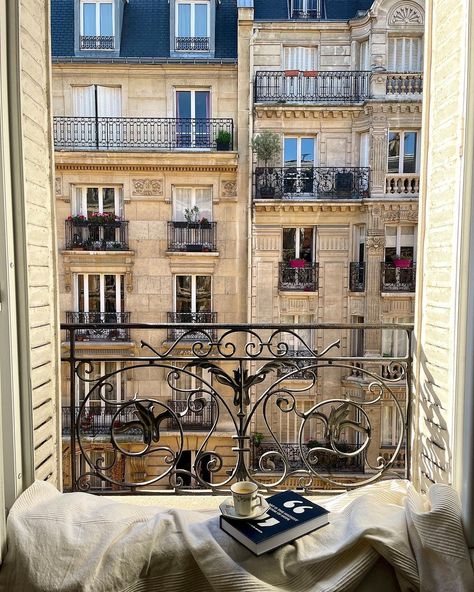 Morning light ☀️ Murakami 1q84, Small Paris Apartment, Paris House, European Summer Aesthetic, Paris Dream, Paris Store, Paris Inspired, Parisian Vibes, Scenery Photography