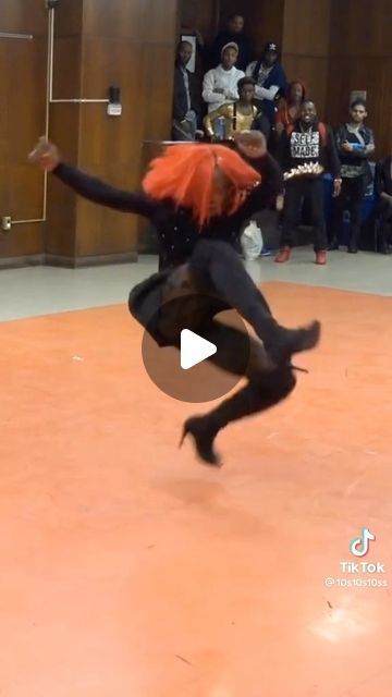 Majorette Dance Videos, Modern Dance Moves, Funny Dance Videos, Female Hip Hop Artists, Female Dancing, Singing Talent, Happy Birthday Dancing, Majorette Outfits, Drum Majorette