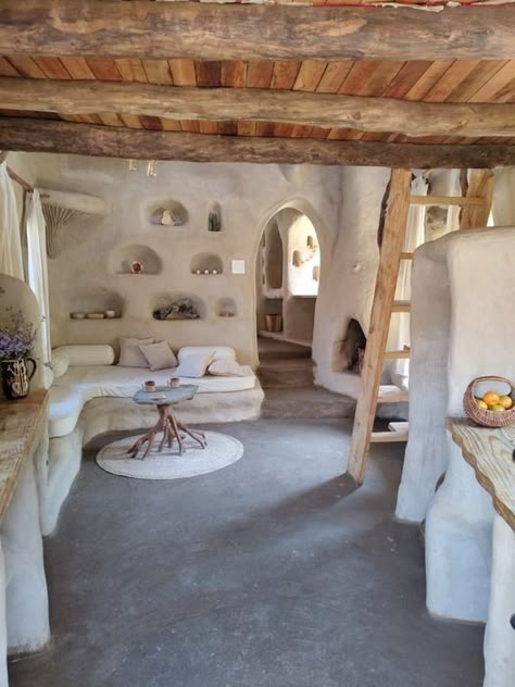 Cob Interior, Cob House Interior, Cob House Plans, Plaster House, Tulum Style, Crib Ideas, Hobbit Houses, Life Plans, Building Inspiration