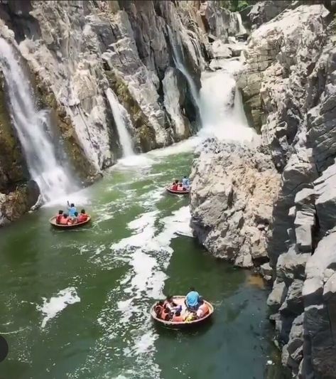 Hogenakkal Falls, Travel India Beautiful Places, India Travel Places, Kids' Vacation, Travel Infographic, Just Imagine, Tamil Nadu, Travel Tours, Beautiful Places To Travel