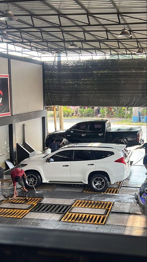 Mobil Pajero Sport, Tatto Koi, Mobil Pajero, Mobil Mustang, Car Wash Business, Pajero Sport, Adventure Aesthetic, Best Poses For Pictures, Service Station